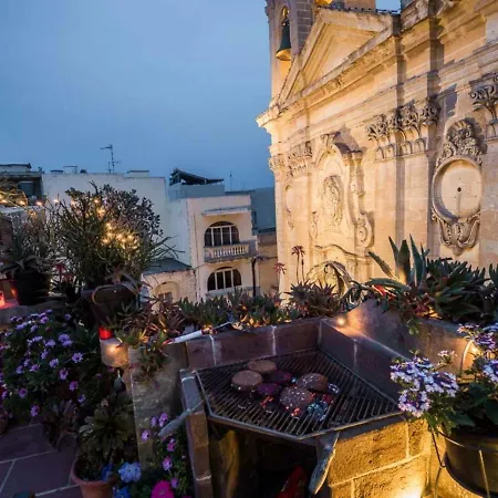 Apartman Stylish Penthouse With Amazing Roof Terrace In Incredible Location On St George's Square *